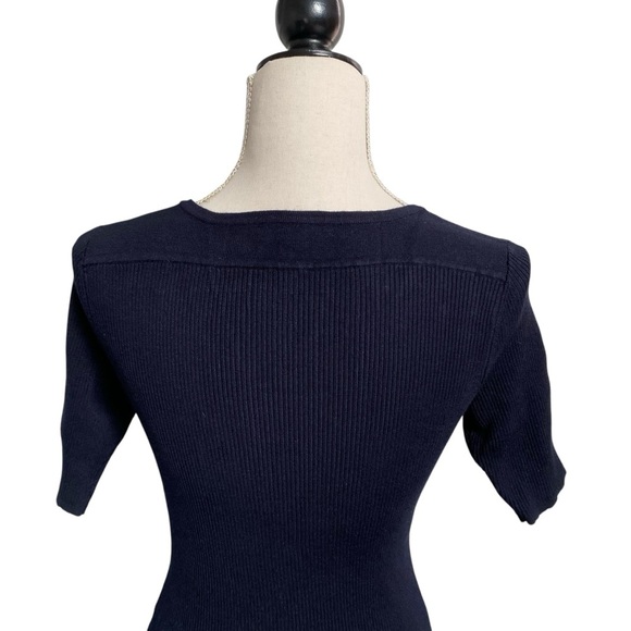 Tahari Navy Ribbed Square Neck Elbow Sleeve Sweater Button Detail Size Small - Picture 7 of 11